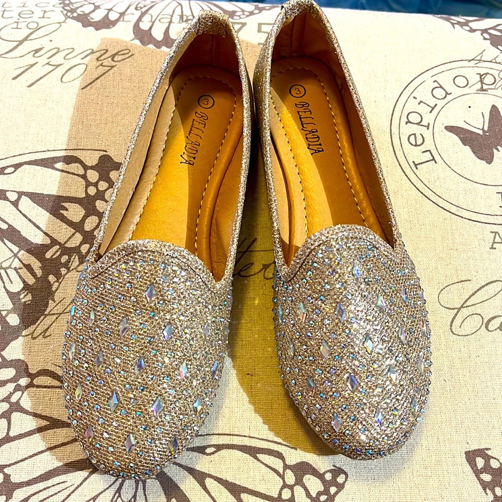 NWT Belladia Jeweled Flats